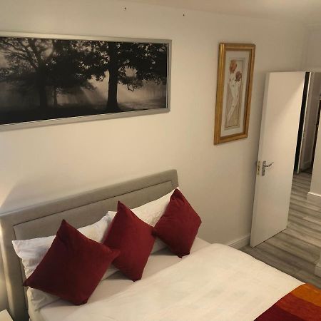 Luxury 2 Bedroom Flat In Abbey Wood, Лондон Екстериор снимка