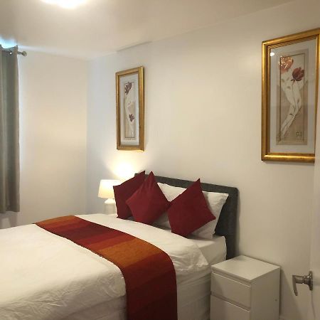 Luxury 2 Bedroom Flat In Abbey Wood, Лондон Екстериор снимка