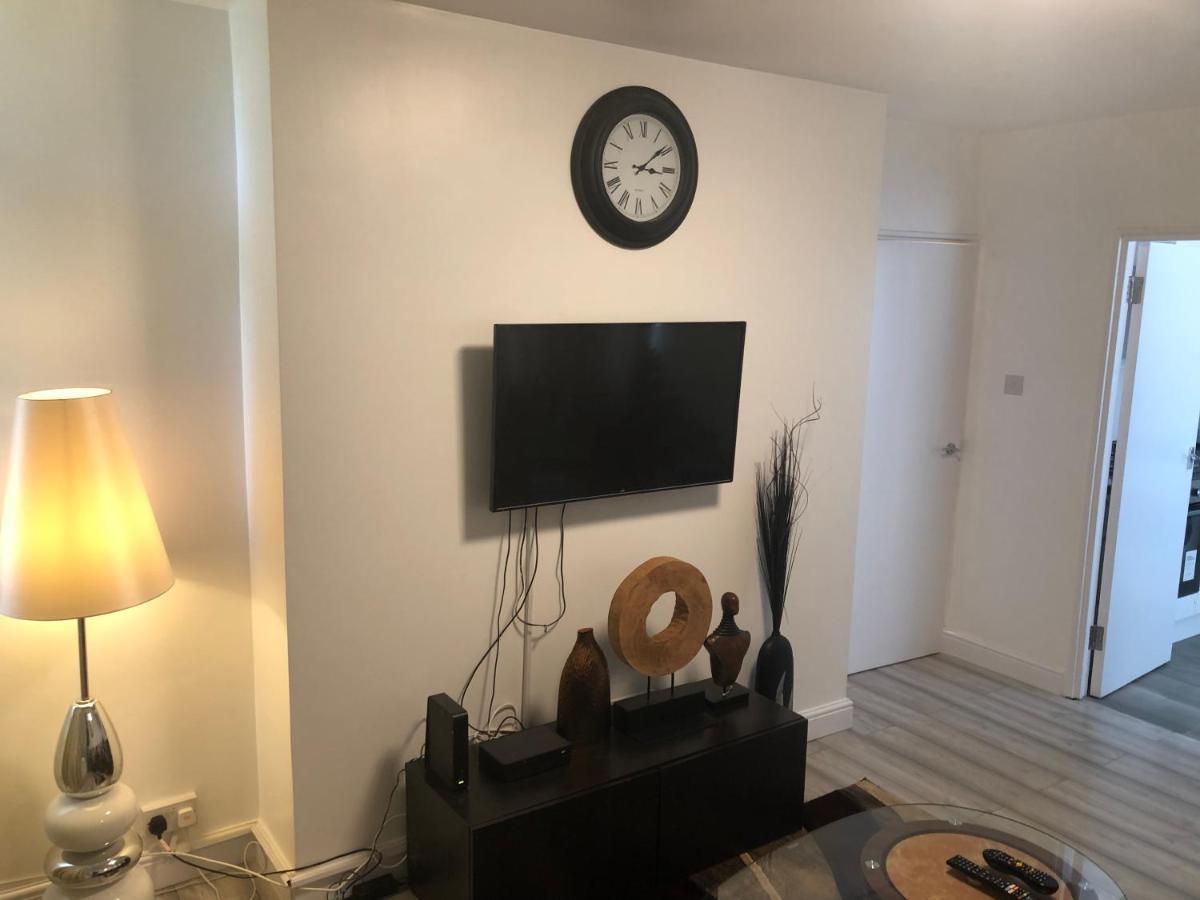 Luxury 2 Bedroom Flat In Abbey Wood, Лондон Екстериор снимка